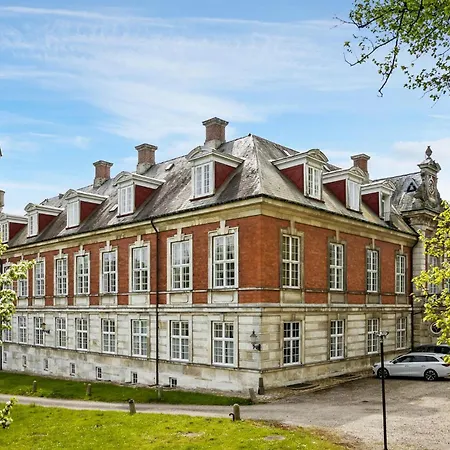 5 Bedroom Cozy In Casa de Férias *