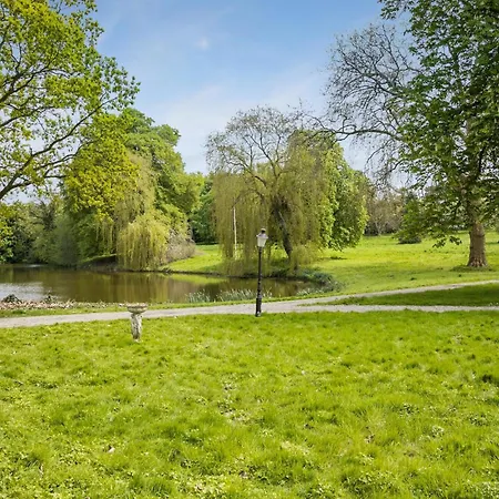 5 Bedroom Cozy In Casa de Férias
