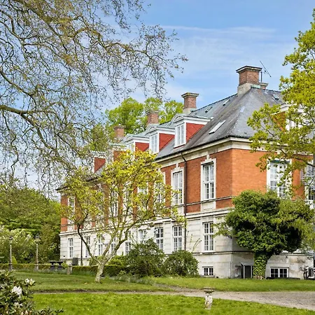 5 Bedroom Cozy In Casa de Férias