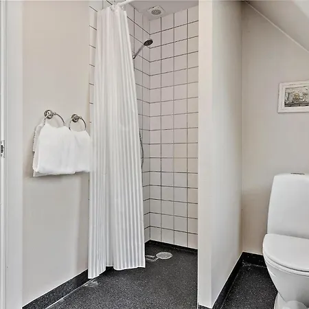 Ferienhaus 5 Bedroom Cozy In Fåborg