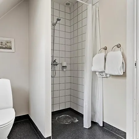 5 Bedroom Cozy In * Fåborg