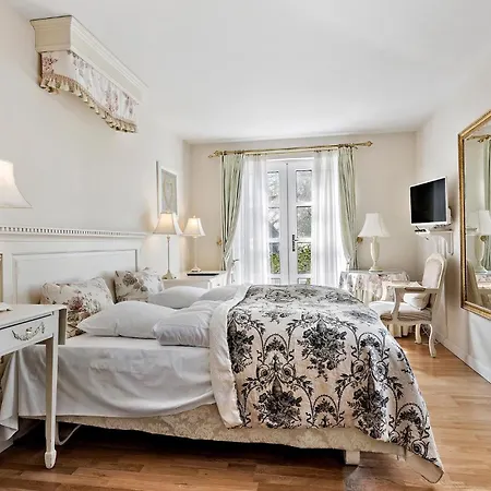 5 Bedroom Cozy In Casa de Férias *