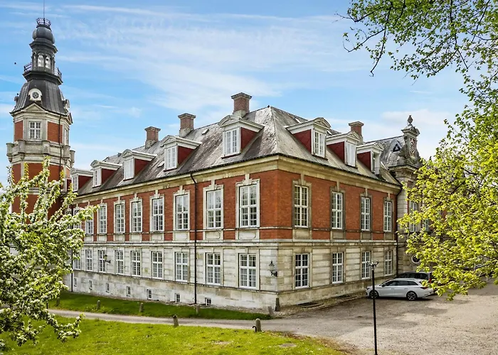 5 Bedroom Cozy In Prázdninový dům *