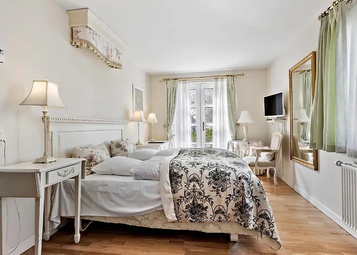 5 Bedroom Cozy In Prázdninový dům *